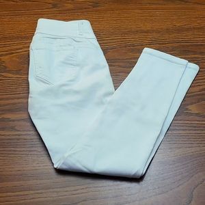 WHITE SKINNY JEANS